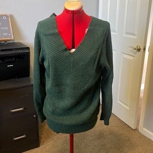 Perfectly Priscilla sz XL v neck can be off shoulder Green Sweater as shown